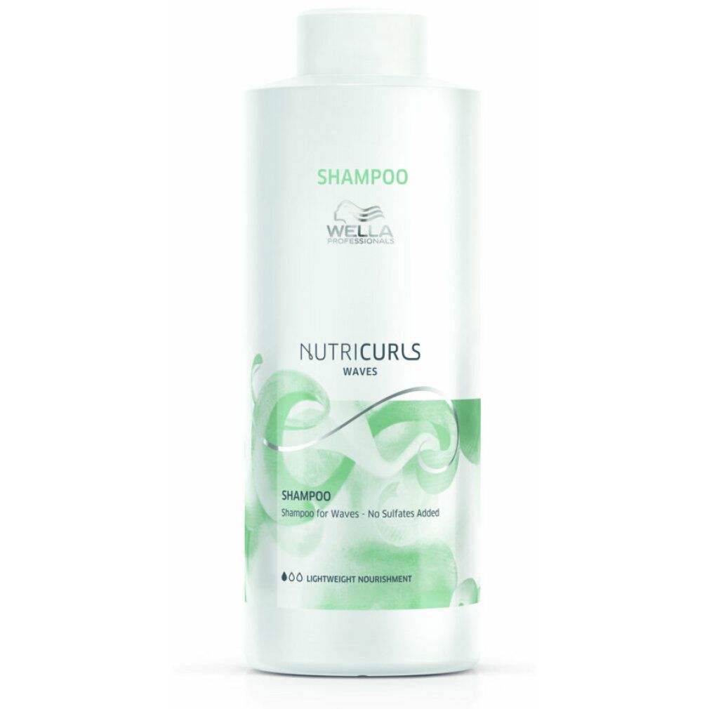 Weiße Shampoo-Flasche mit grünen Akzenten. Aufschrift: Nutricurls Waves, Shampoo. Wella-Logo.