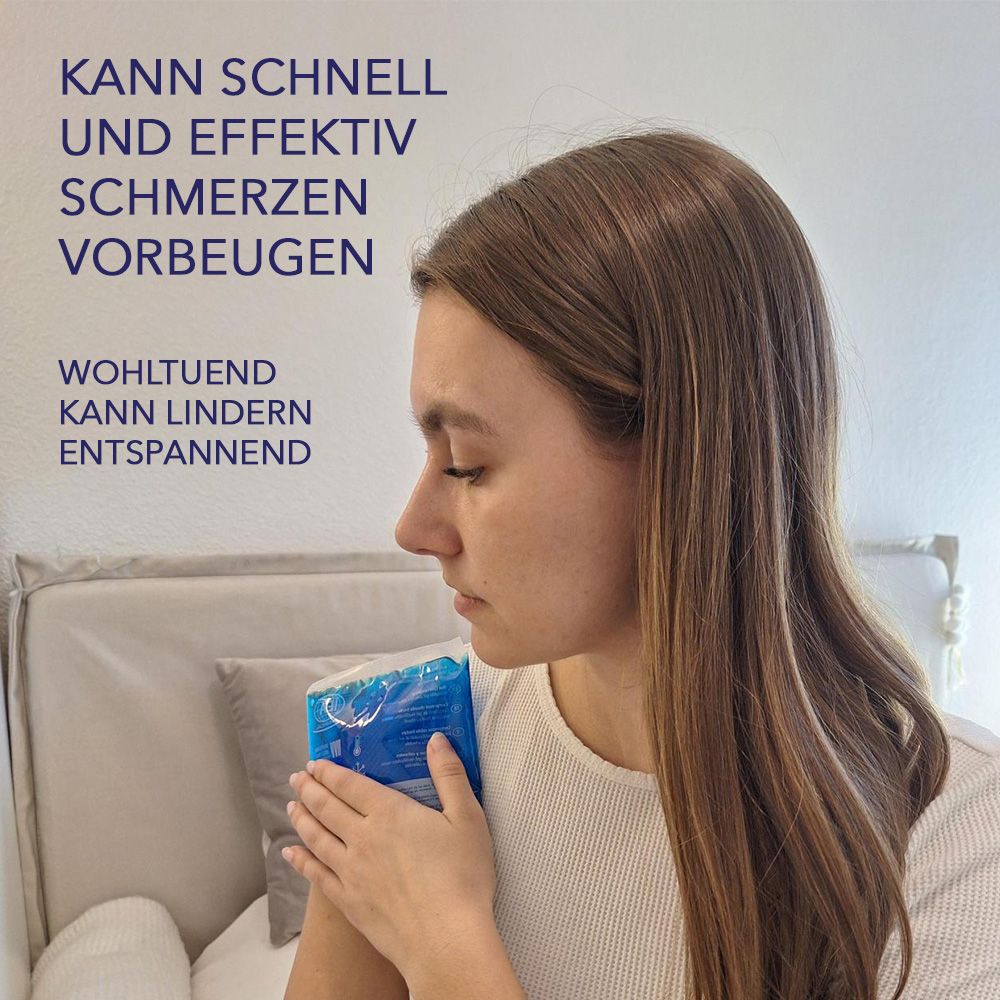 Frau hält Kompresse an Schulter. Text: Kann schnell und effektiv Schmerzen vorbeugen. Wohltuend, lindernd, entspannend.