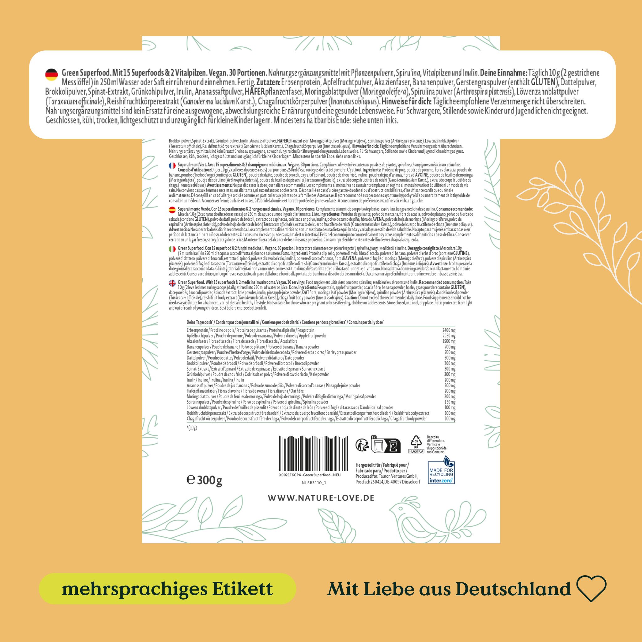 Rückseite der NATURE LOVE® Green Superfood Verpackung. Mehrsprachiges Etikett. Text mit Inhaltsstoffen und Nährwertangaben. Mit Liebe aus Deutschland.