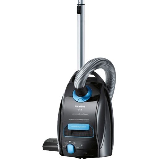 Schwarzer Siemens VSQ 5X1230 Bodenstaubsauger. Blaue Akzente. Teleskoprohr, Schlauch und Düse sichtbar.