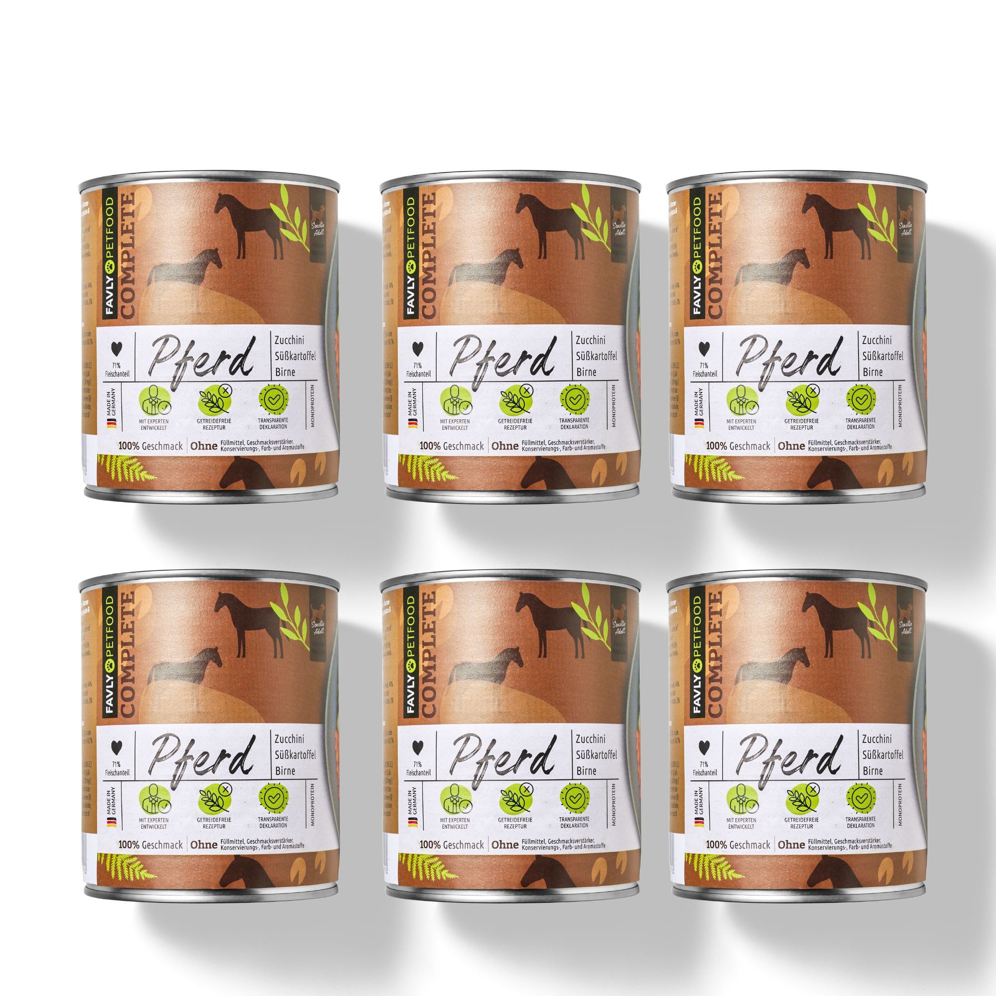 Sechs Dosen Pferd mit Zucchini, Süßkartoffel & Birne. Braune Dosen mit Pferde-Illustrationen und Text. Marke Favly Petfood.