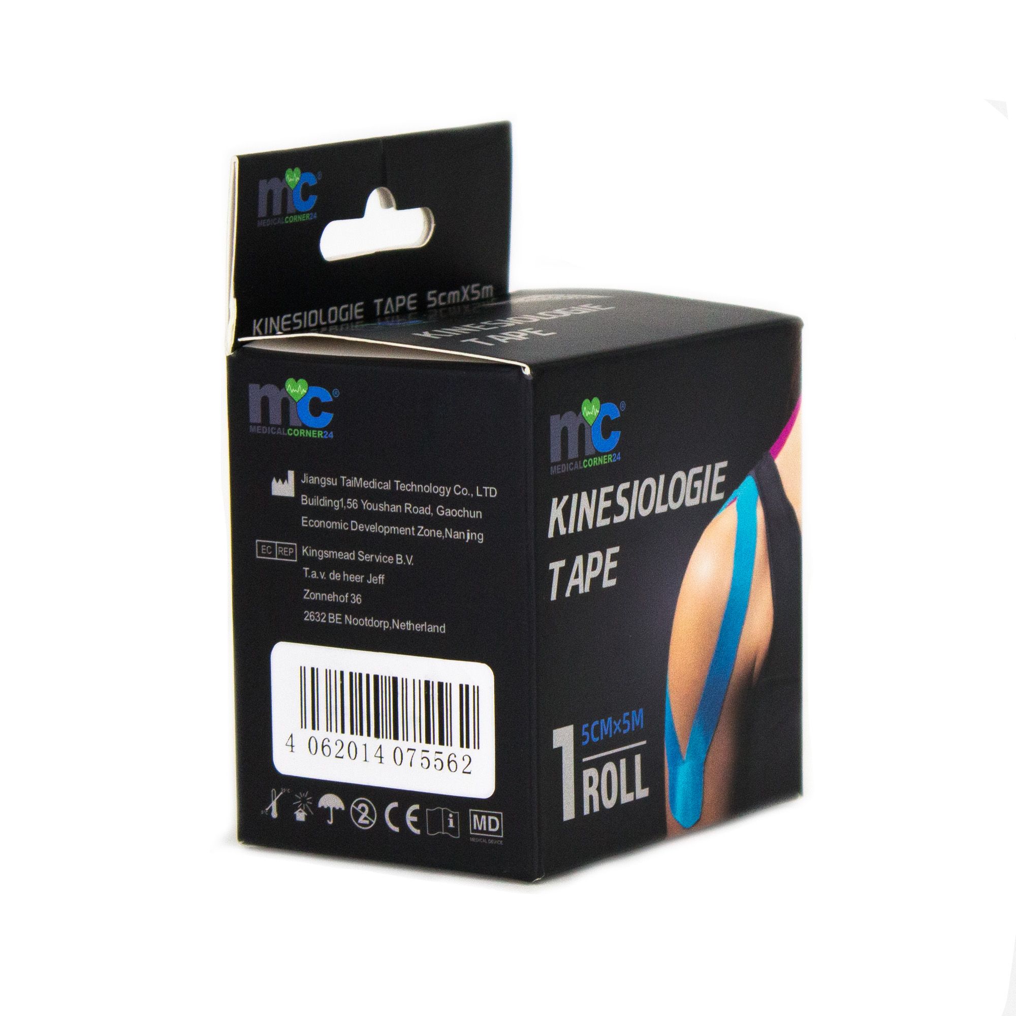Schwarze Verpackung Kinesiologie Tape. Aufdruck: Logo, Produktname, Maße 5cmx5m, 1 Rolle. Barcode, CE-Kennzeichnung.