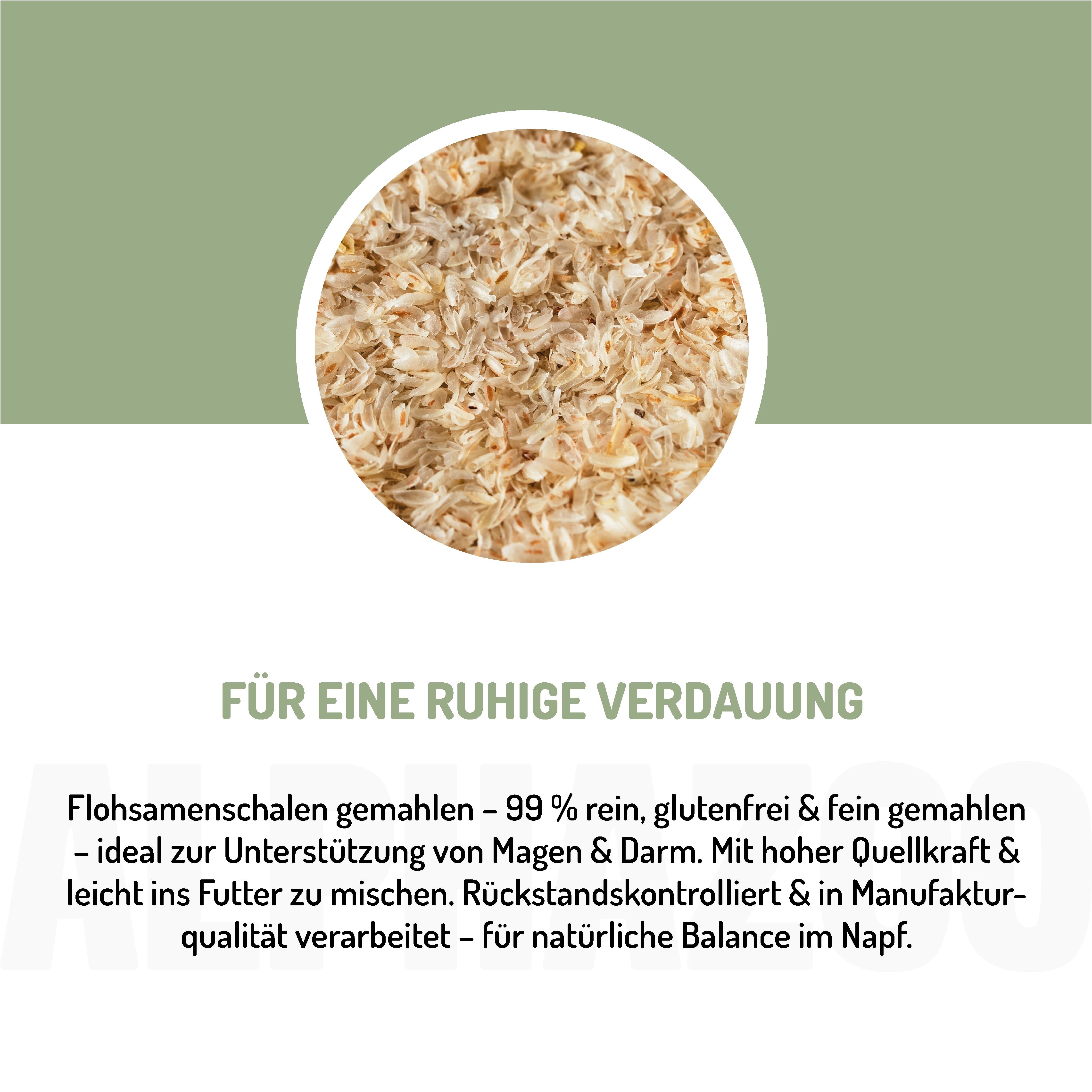 Nahaufnahme von Flohsamenschalen. Text: Für eine ruhige Verdauung. 99% rein, glutenfrei & fein gemahlen. Rückstandskontrolliert & in Manufakturqualität.
