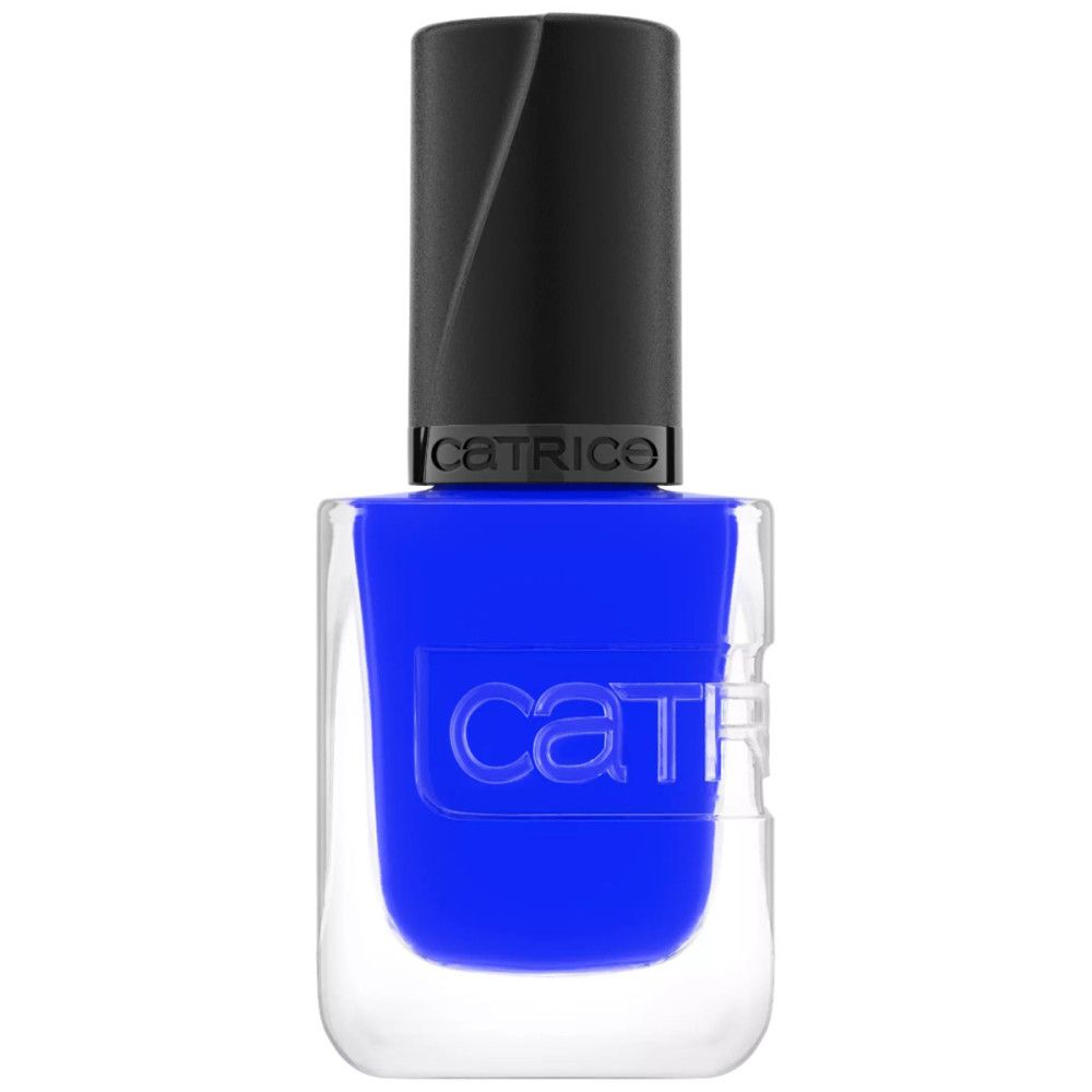 Blauer Nagellack in einer quadratischen Glasflasche mit schwarzem Deckel. Der Markenname Catrice ist sichtbar.