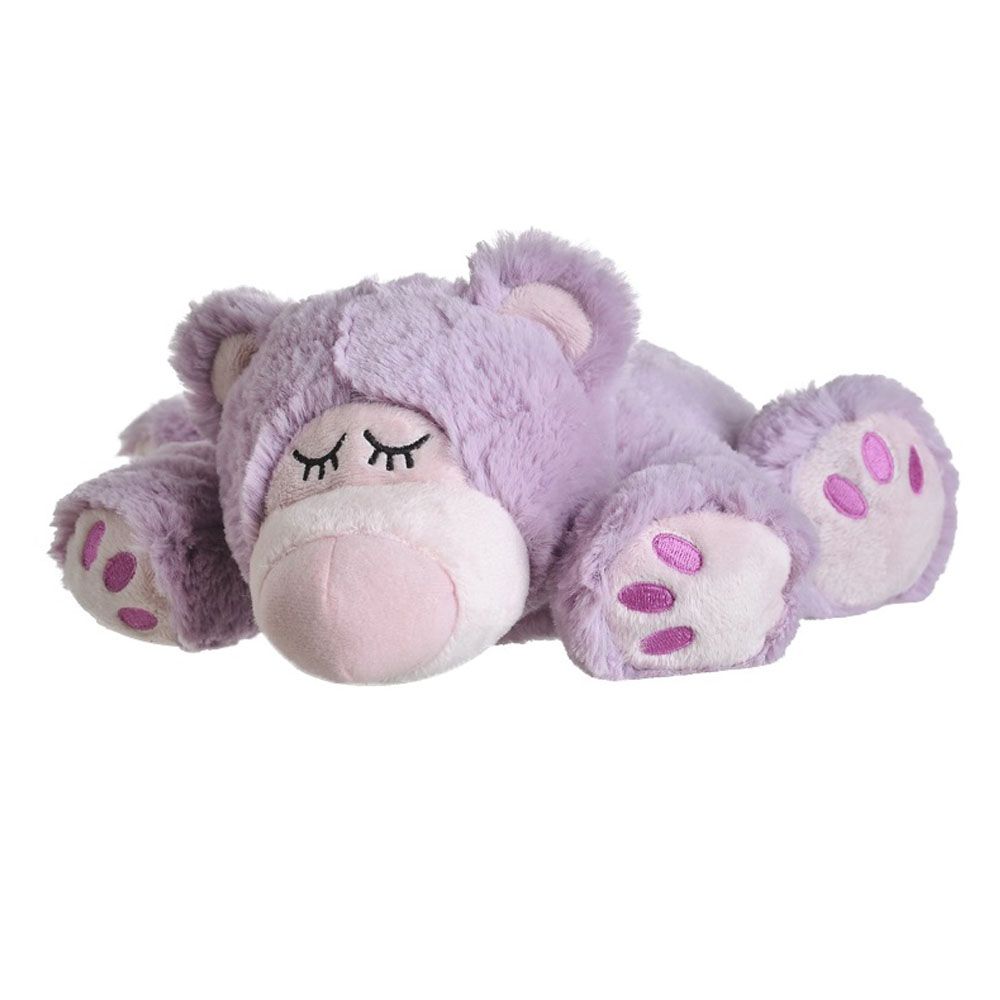 Lila Stofftier in Bärenform mit geschlossenen Augen. Pfoten und Ohren sind ebenfalls lila. Die Schnauze ist rosa.