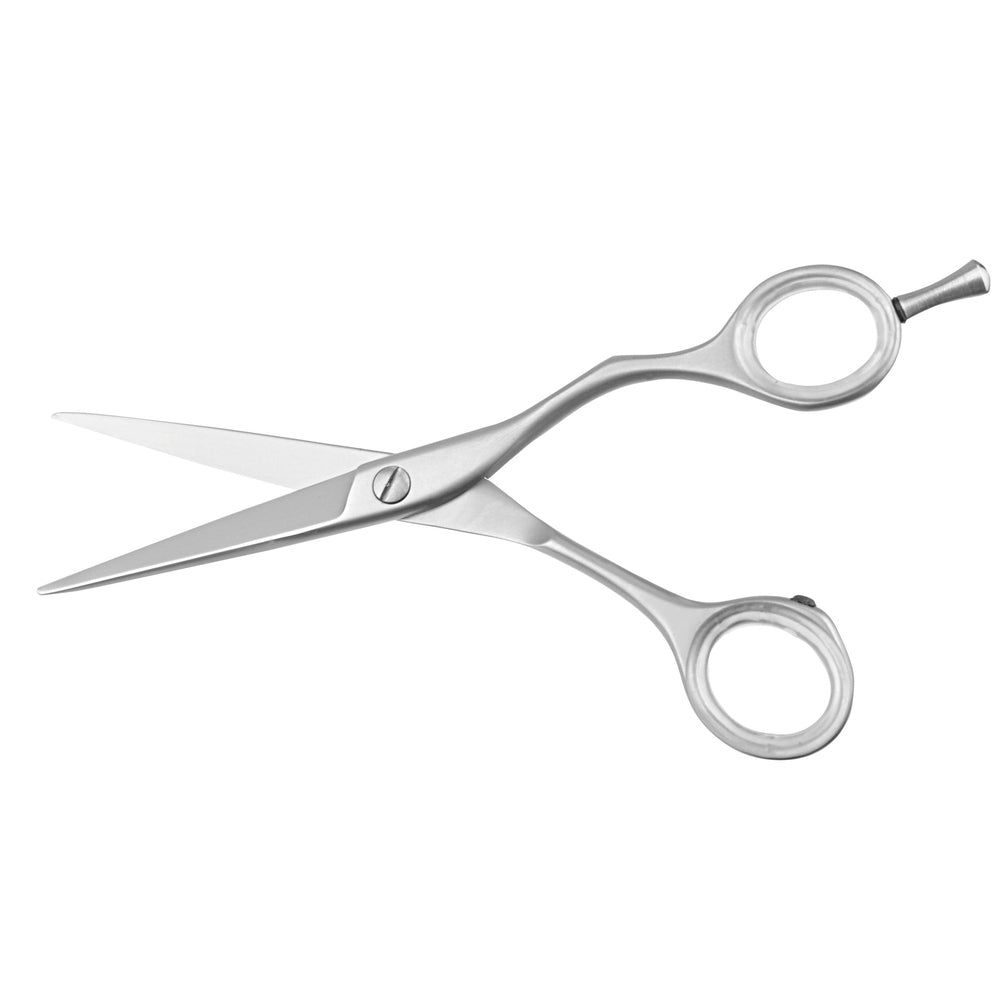 Friseurschere aus Edelstahl. Offene Schere mit zwei Griffringen und einer kleinen Spitze. Auf weißem Hintergrund.