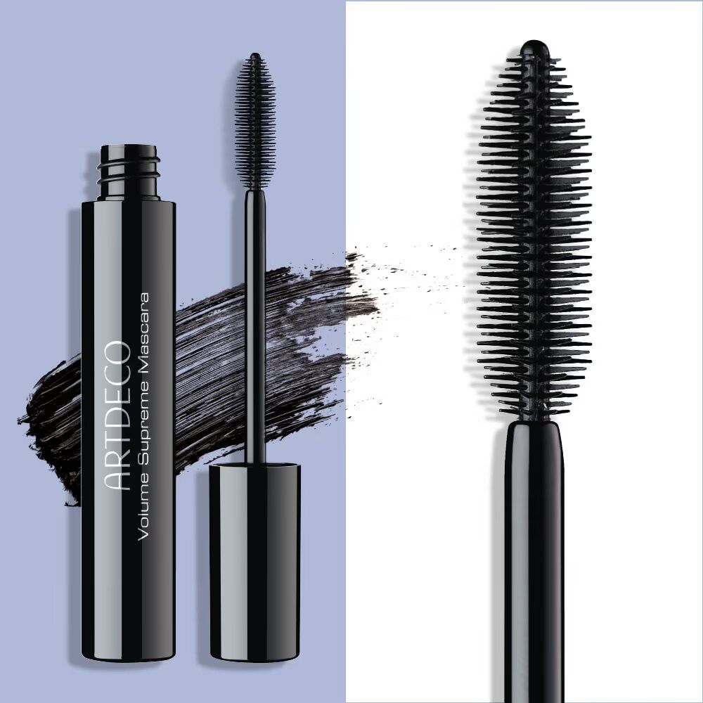 Schwarze Artdeco Volume Supreme Mascara. Geöffnete Tube, Bürste und Mascara-Striche.