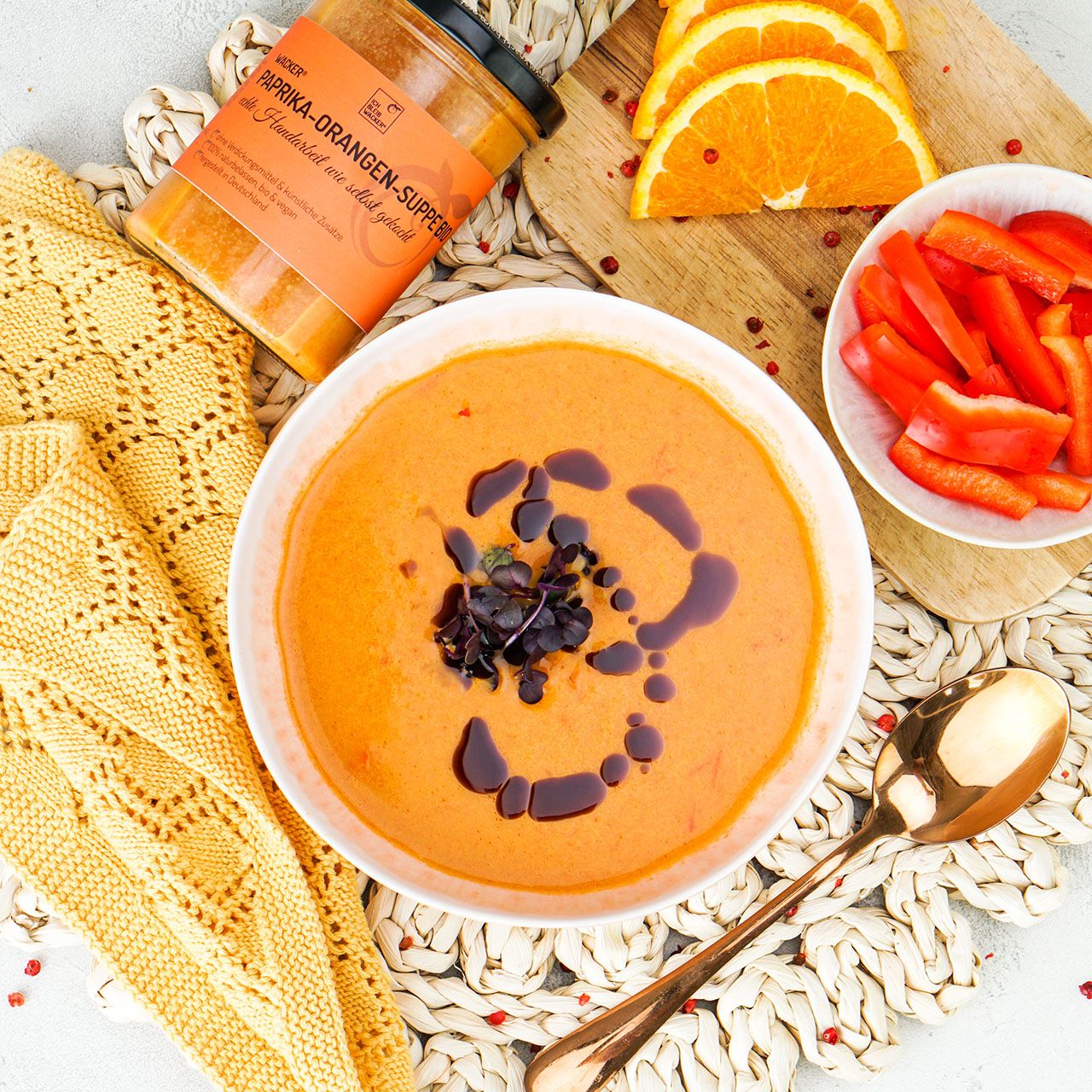 Wacker Paprika-Orangen-Suppe