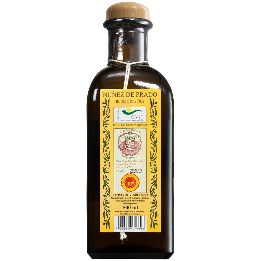 Braune Glasflasche mit Korken und Etikett. Aufschrift: Núñez de Prado, Blume des Öls, nativ extra. 500 ml.