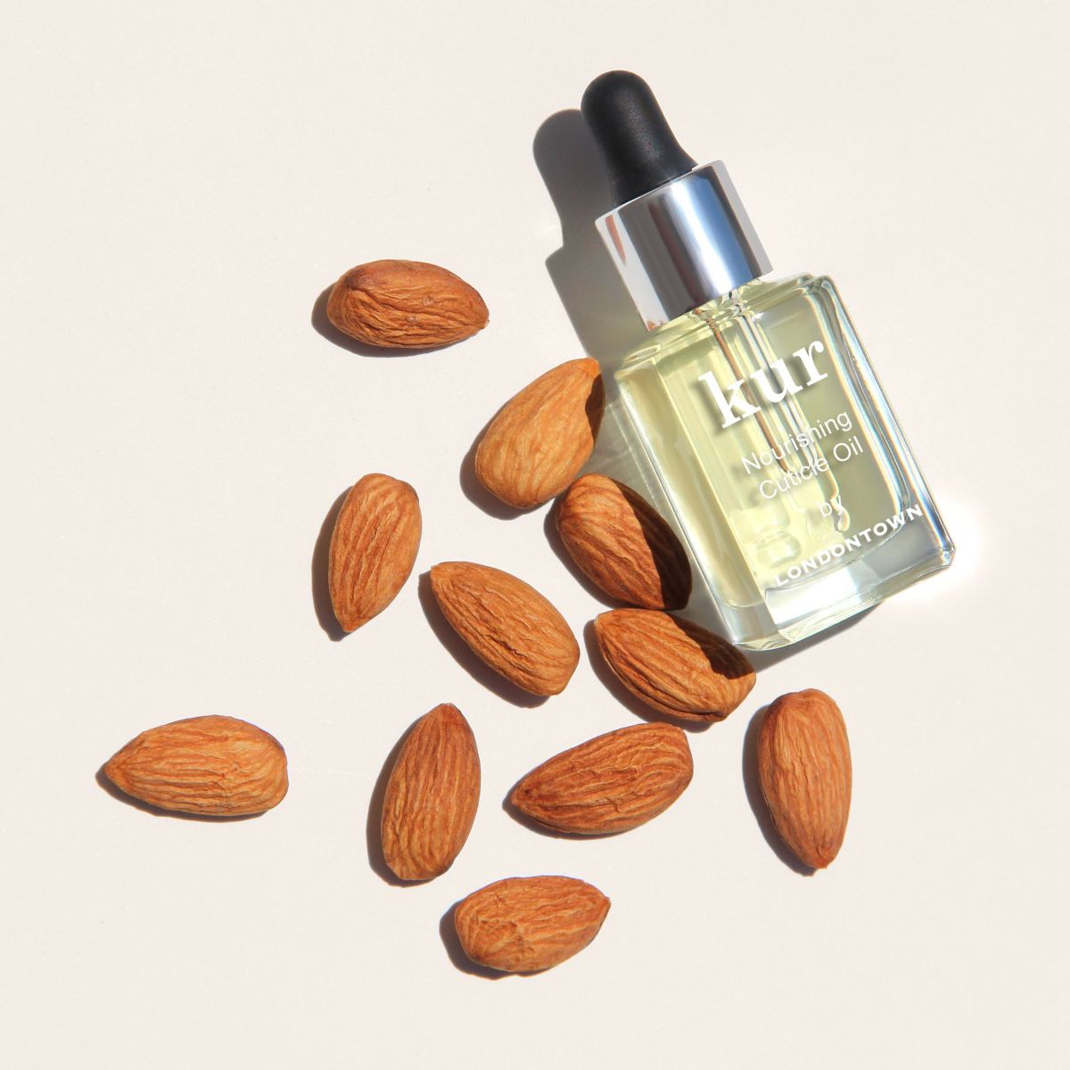 LONDONTOWN Kur Nourishing Cuticle Oil Pflegendes Nagelhautöl