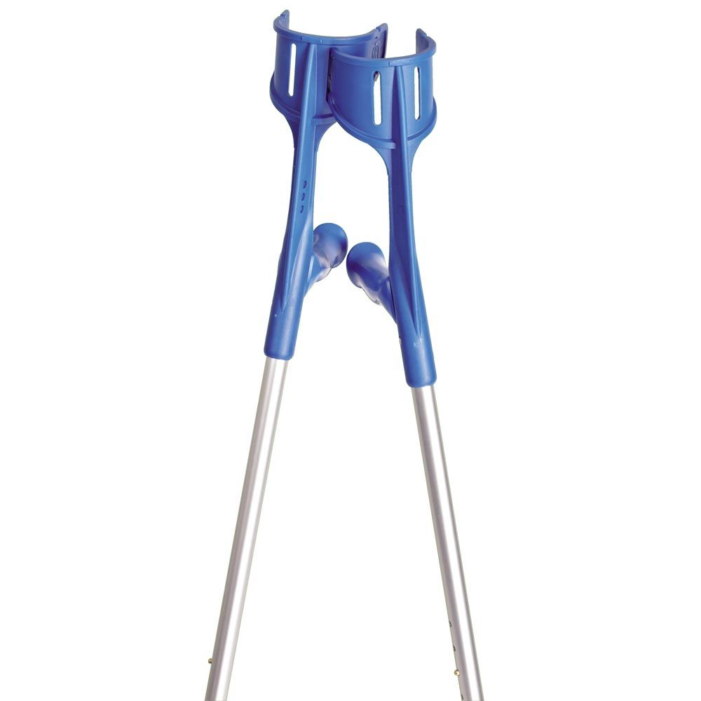 Zwei blaue Unterarmgehstützen. Anatomische Griffe, Armauflagen. Silberne Stiele. Gummifüße.