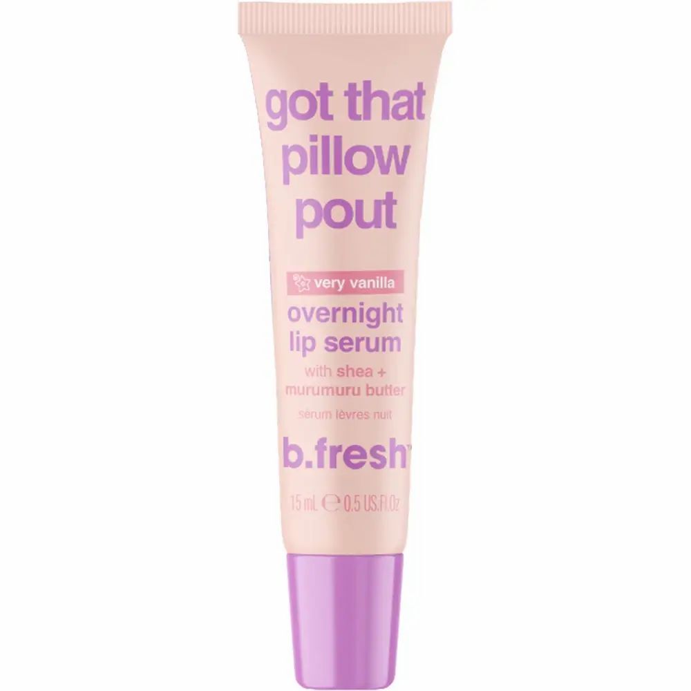 Tube mit Overnight Lip Serum. Rosa Tube mit lila Verschluss. Aufschrift: Got that pillow pout, Overnight Lip Serum, b.fresh.