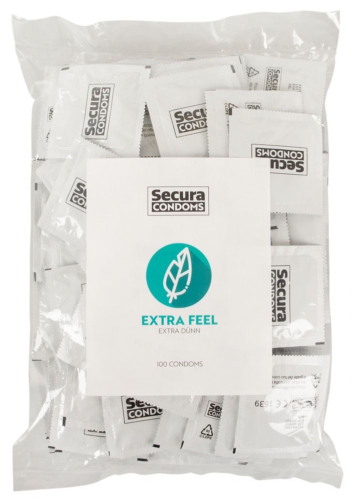 Verpackung mit Kondomen. Aufdruck: Secura Condoms, Extra Feel, Extra Dünn. Enthält 100 Kondome. Grünes Blatt-Symbol.
