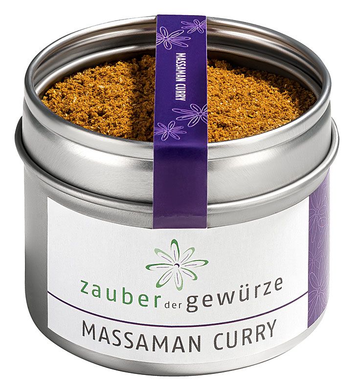 Metallbehälter mit Massaman Curry-Gewürzmischung. Aufkleber mit Logo und Schriftzug. Lila Band mit Schriftzug.