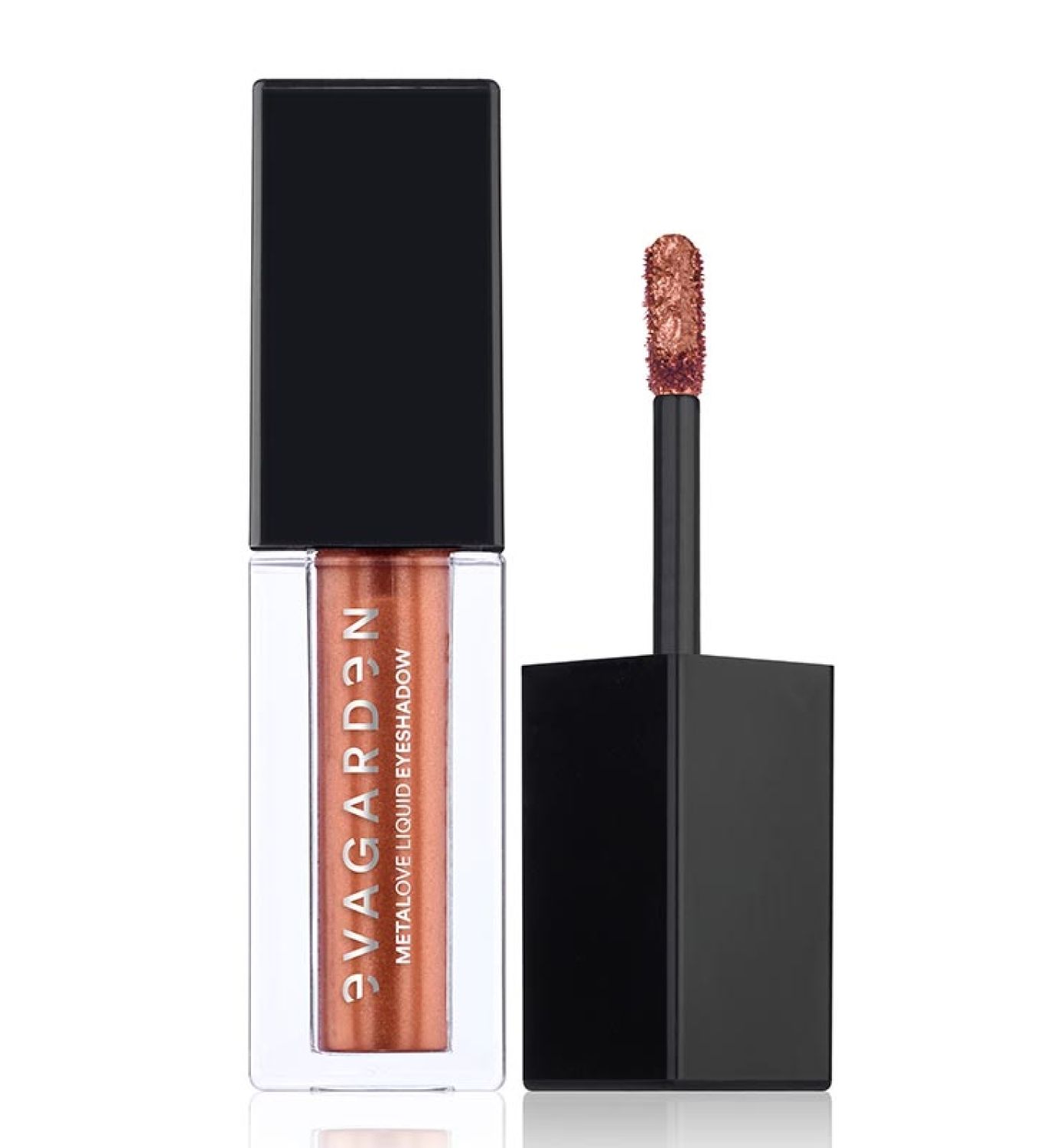 Flüssiger Lidschatten in Kupfer. Schwarze Kappe, transparente Flasche. Aufschrift: EVAGARDEN METALOVE LIQUID EYESHADOW.
