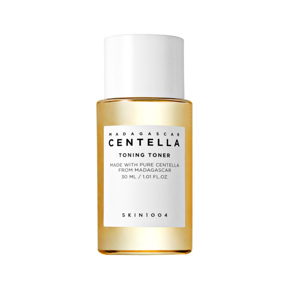 Kleine Flasche SKIN1004 Centella Toning Toner, 30 ml, mit Verpackung.