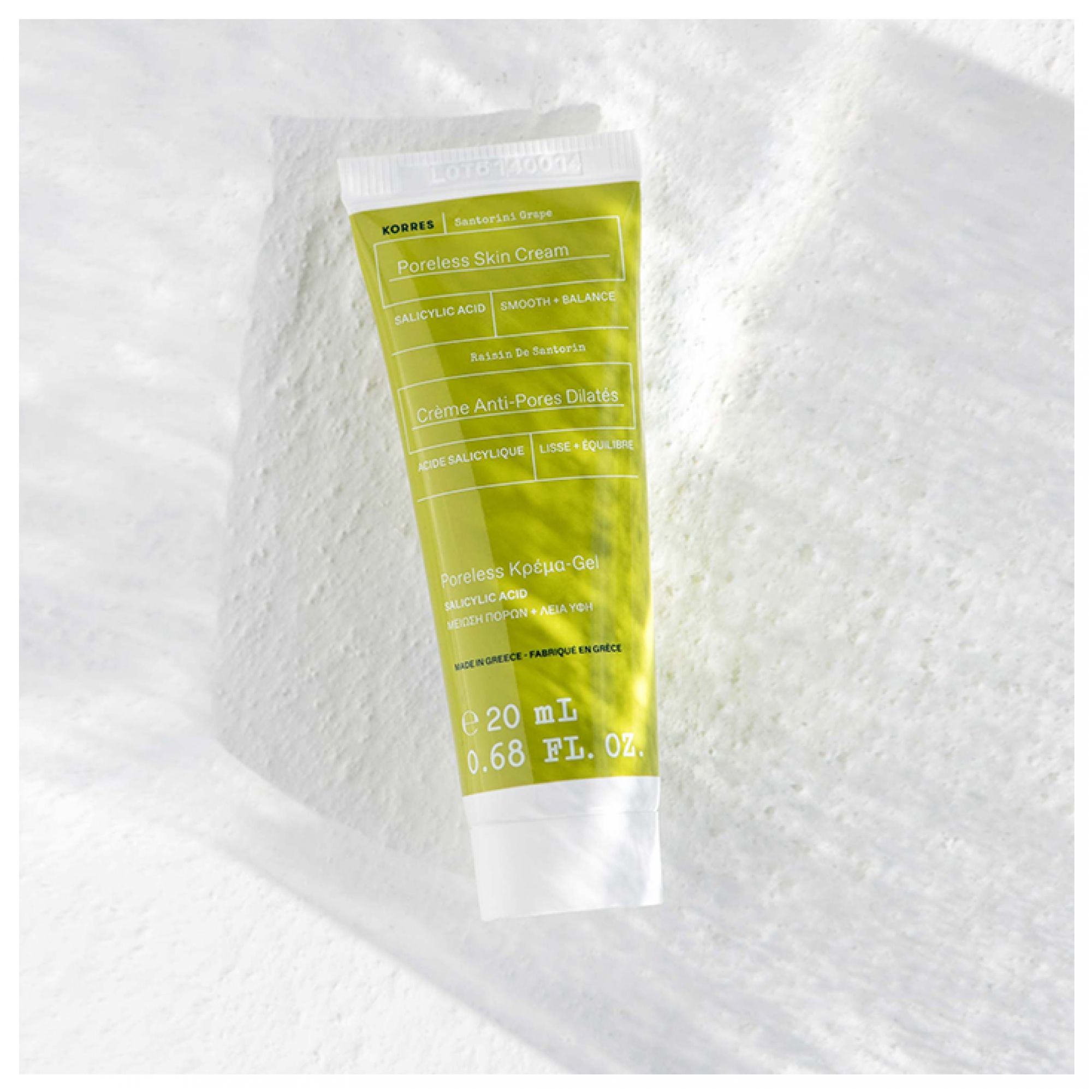 Grüne Tube mit KORRES SANTORINI GRAPE Porenverfeinernde Creme, 20 ml.
