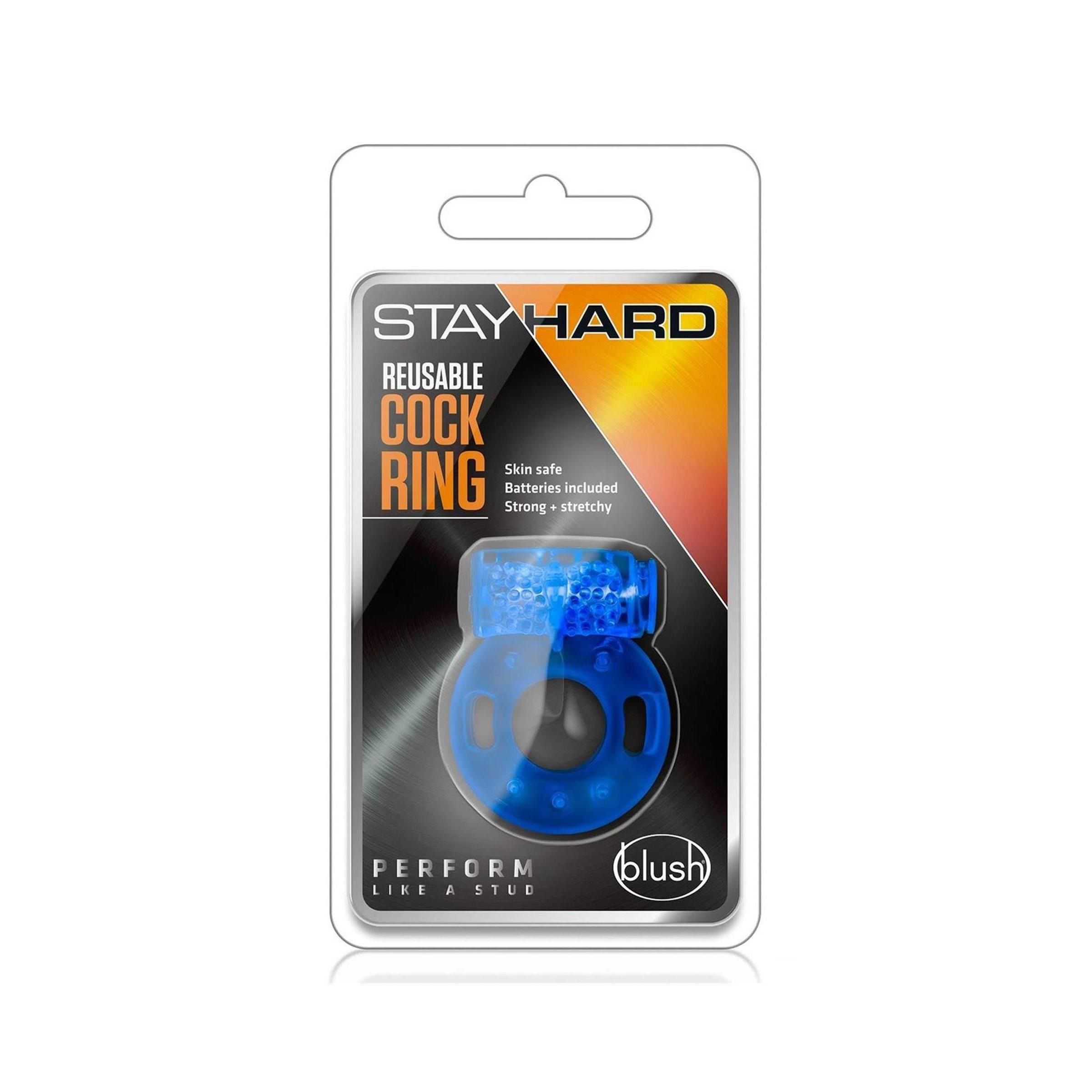 Verpackung mit blauem Cockring. Text: STAY HARD, REUSABLE COCK RING, PERFORM LIKE A STUD. Marke: blush.