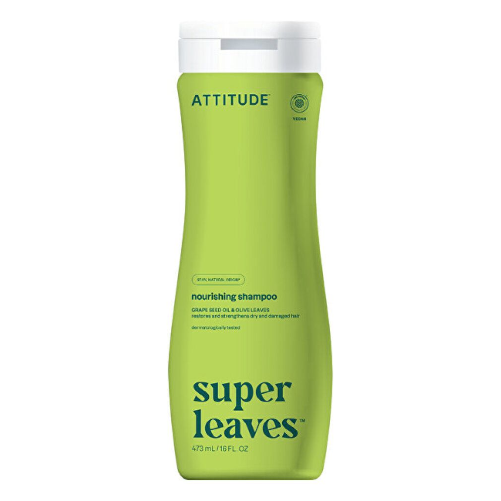 Grüne Shampoo-Flasche mit weißem Deckel. Aufschrift: ATTITUDE, Shampoo, nährend & pflegend. Dermatologisch getestet.
