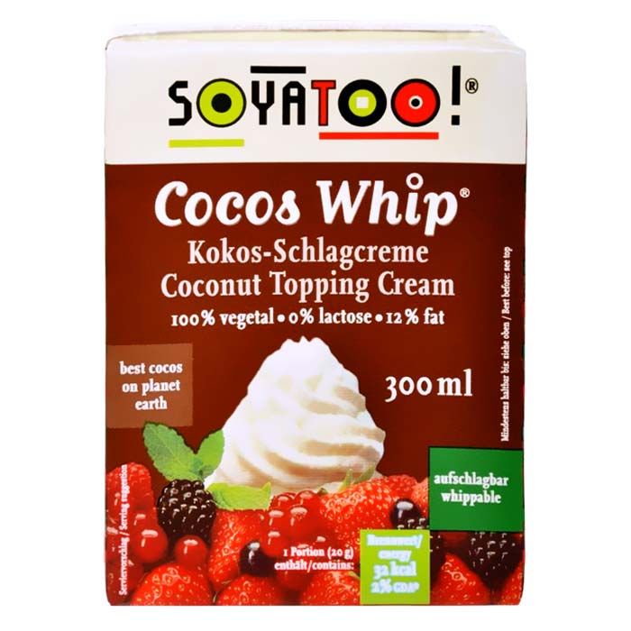 Verpackung mit Aufschrift "SOYATOO! Cocos Whip Kokos-Schlagcreme". Enthält 100% pflanzliche Zutaten, 0% Laktose, 12% Fett. Abbildung von Sahne und Früchten.
