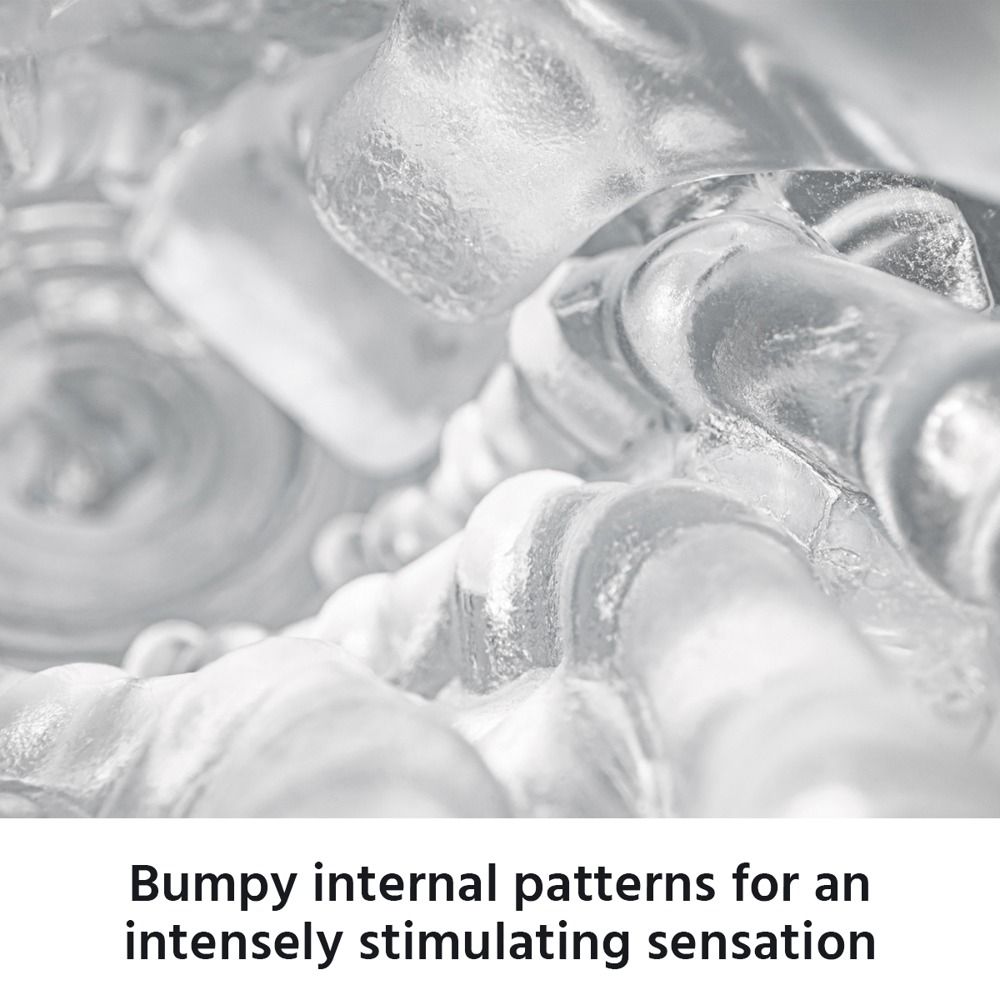 Nahaufnahme der Innenstruktur eines transparenten Produkts mit unregelmäßiger, erhabener Oberfläche.