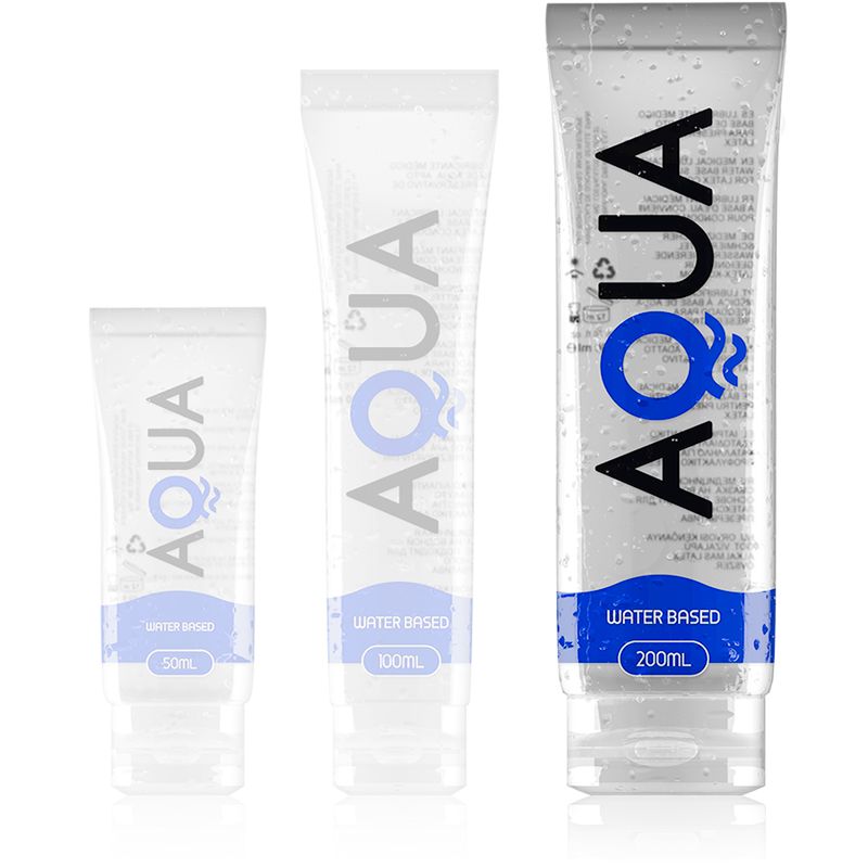 Drei transparente Tuben mit AQUA-Schriftzug. Größen: 50ml, 100ml und 200ml. Wasserbasiert.