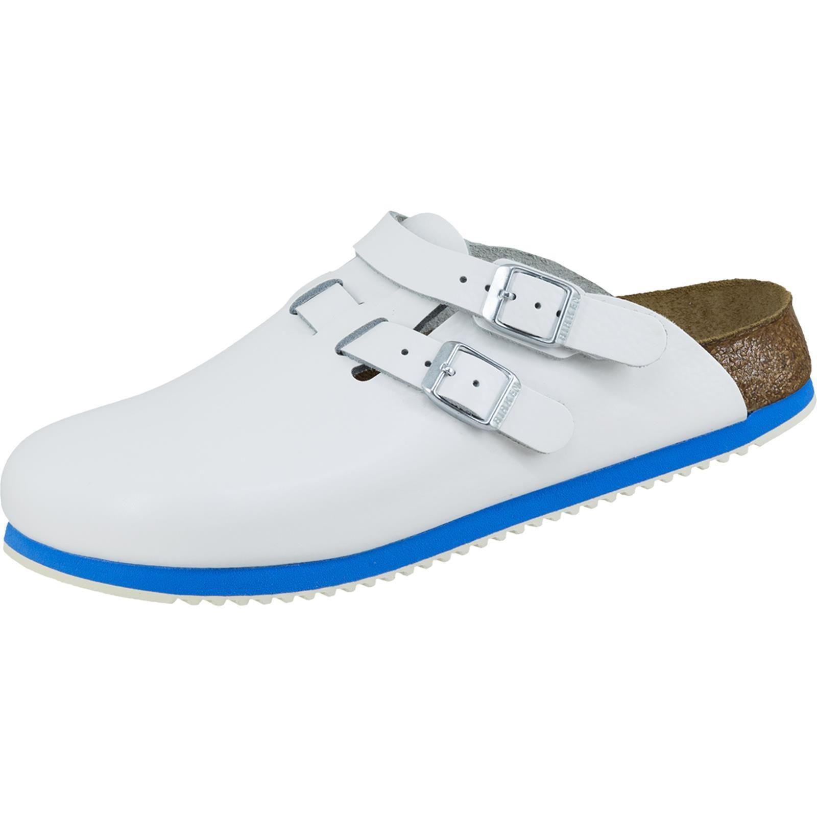 Zoccolo bianco con due fibbie, suola blu, tallone marrone. Vista dettagliata.