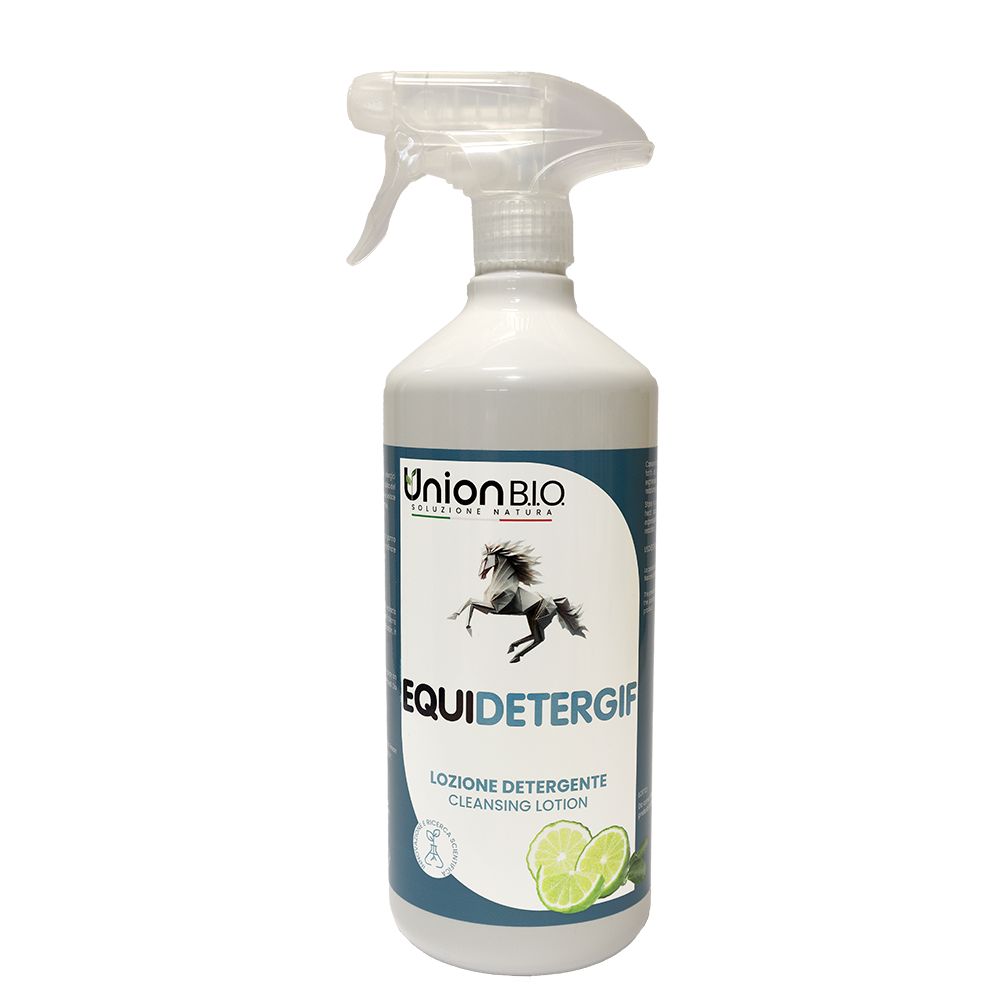Weiße Sprühflasche mit blauem Etikett. Aufschrift: Union BIO, EQUIDETERGIF, Reinigungs-Lotion. Abbildung eines Pferdes und Limettenscheiben.