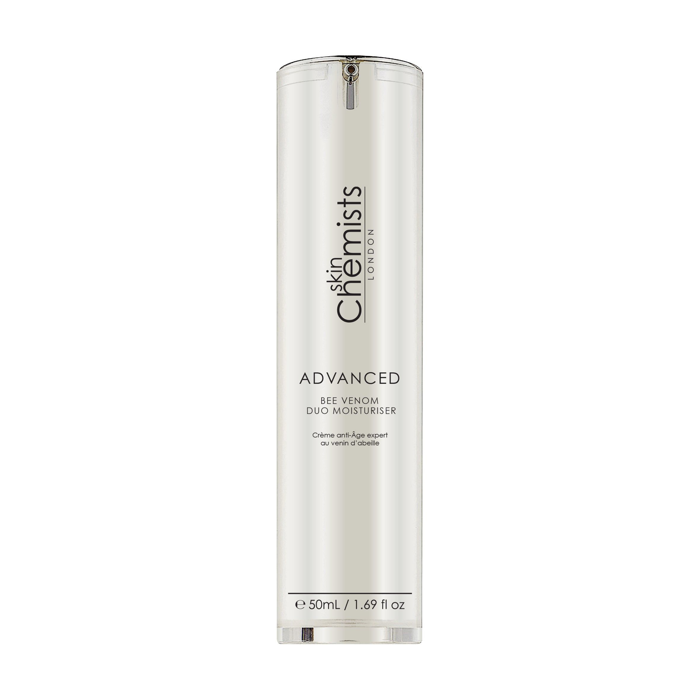 Zylindrische Flasche mit Aufschrift "skinChemists London" und "ADVANCED Bee Venom Duo Moisturiser".
