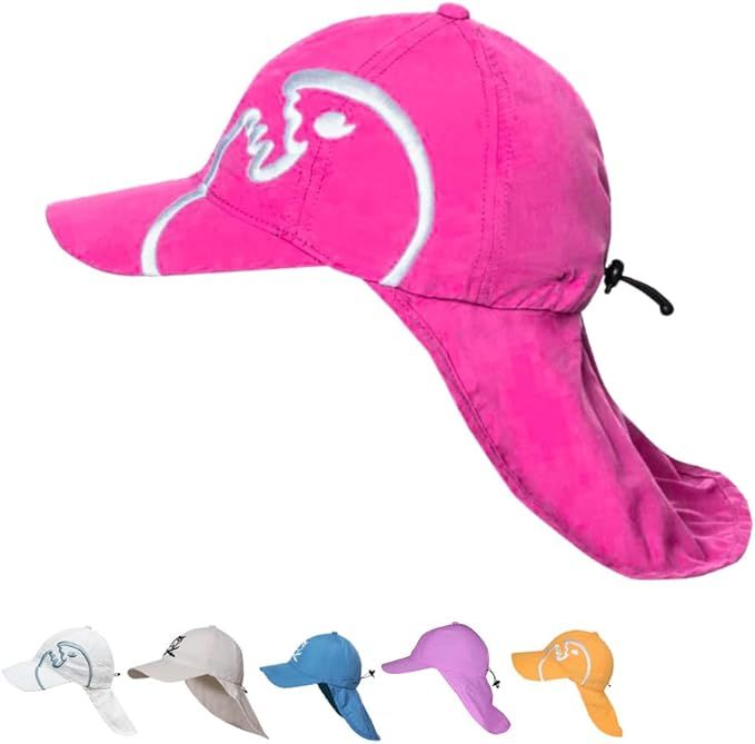 Verschiedene farbige Caps mit Nackenschutz. Weißes Logo. Nackenschutz mit Kordelzug. Farben: Weiß, Grau, Blau, Lila, Gelb.