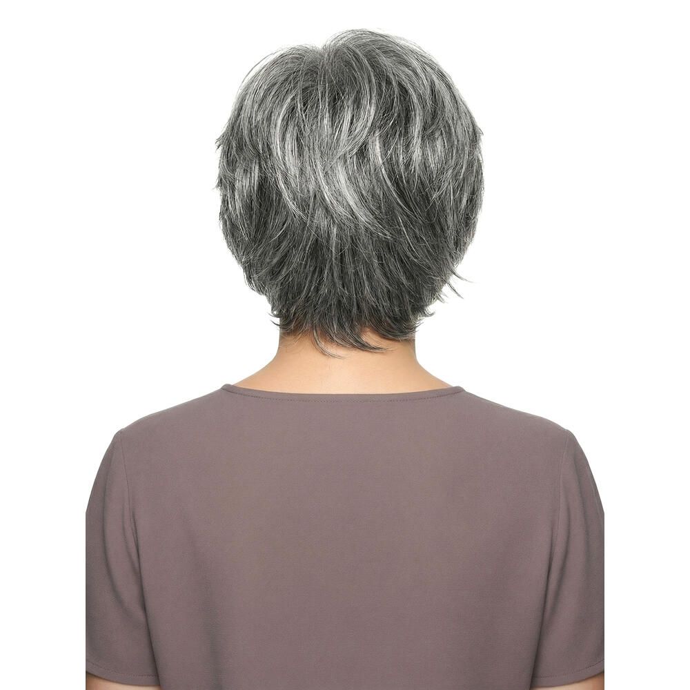 Rückansicht einer Kurzhaarperücke mit grau-melierten Strähnen. Die Perücke bedeckt den Hinterkopf.