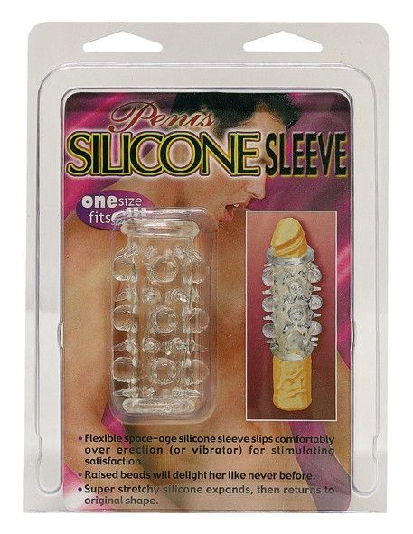 Verpackung mit transparentem Silikon Sleeve. Text: Penis SILICONE SLEEVE. Abbildung eines Penis mit Sleeve. Text: One size fits all.