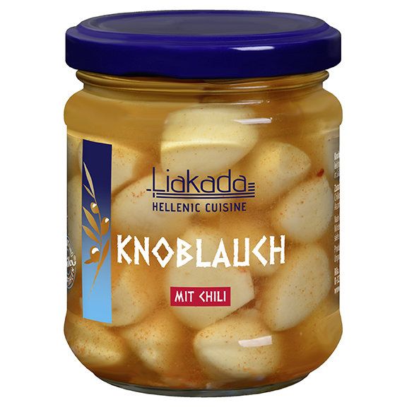 Glas mit Knoblauchzehen in Flüssigkeit. Blaudeckel. Aufschrift: Liakada Knoblauch mit Chili.