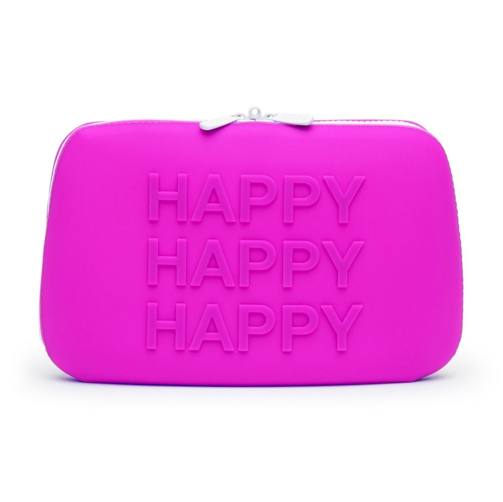 Fuchsiafarbene Tasche mit dreifacher "HAPPY"-Prägung und weißem Reißverschluss.