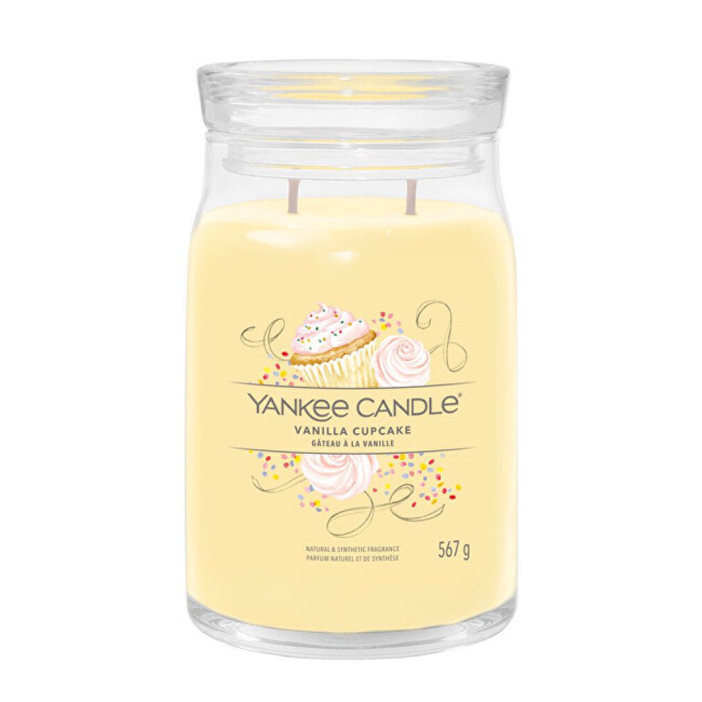 Große Kerze im Glas mit Deckel. Aufschrift: Yankee Candle Vanilla Cupcake. Gelbe Wachsfarbe, zwei Dochte.
