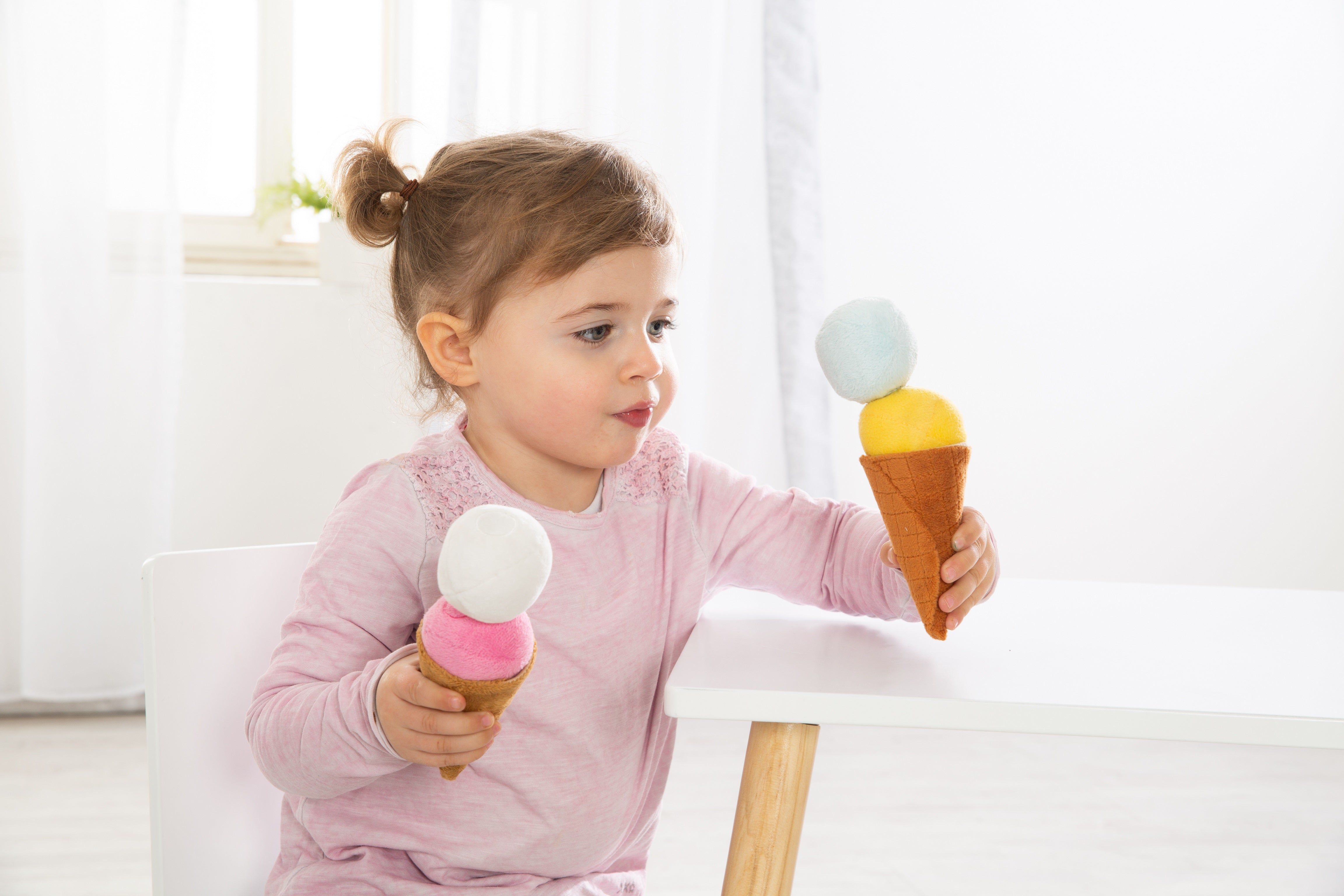 roba Zubehörset 'Eis', 3 Stoffwaffeln, 6 Eiskugeln aus Plüsch, magnetisch, Eistüten Set, ab 3 Jahre