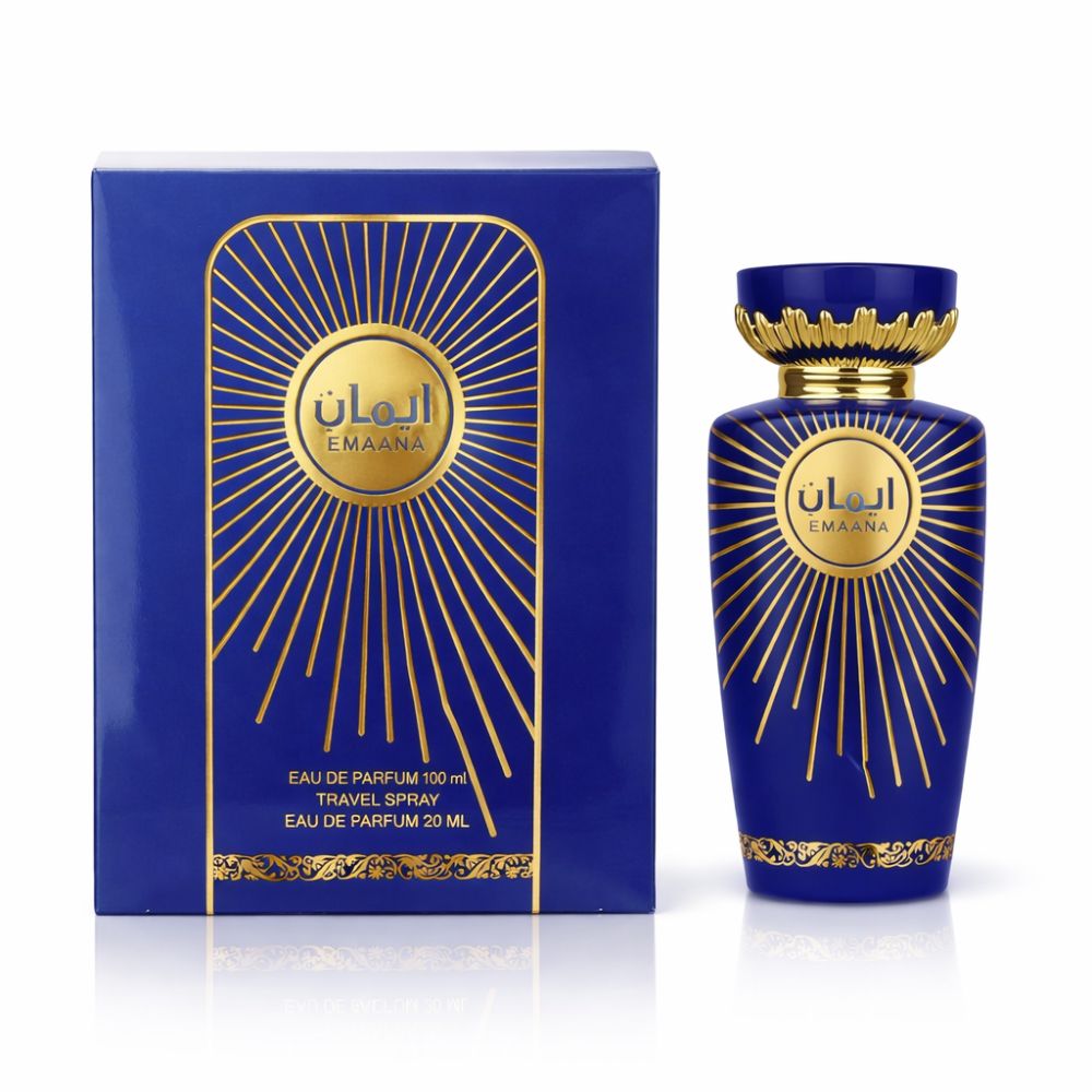 Blaue Parfumflasche und Verpackung. Goldfarbenes Logo und Schriftzug. Aufschrift: Emaana Eau de Parfum, Travel Spray.