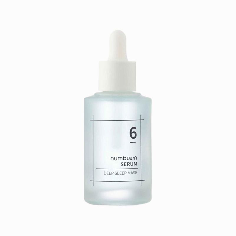 Hellblaues Serumfläschchen mit weißem Deckel und Pipette. Aufschrift: 6, Numbuzin Serum, Deep Sleep Mask.