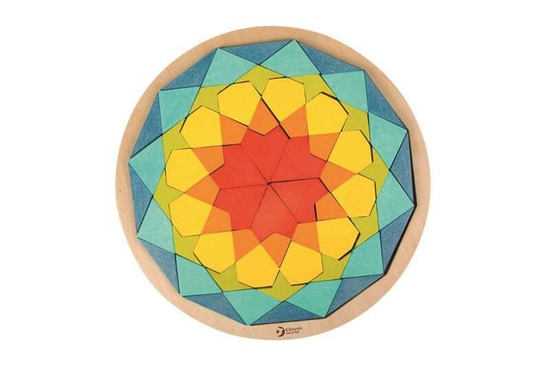 Rundes Holzpuzzle mit farbigen geometrischen Formen. Mandala-Design. Holzrahmen.