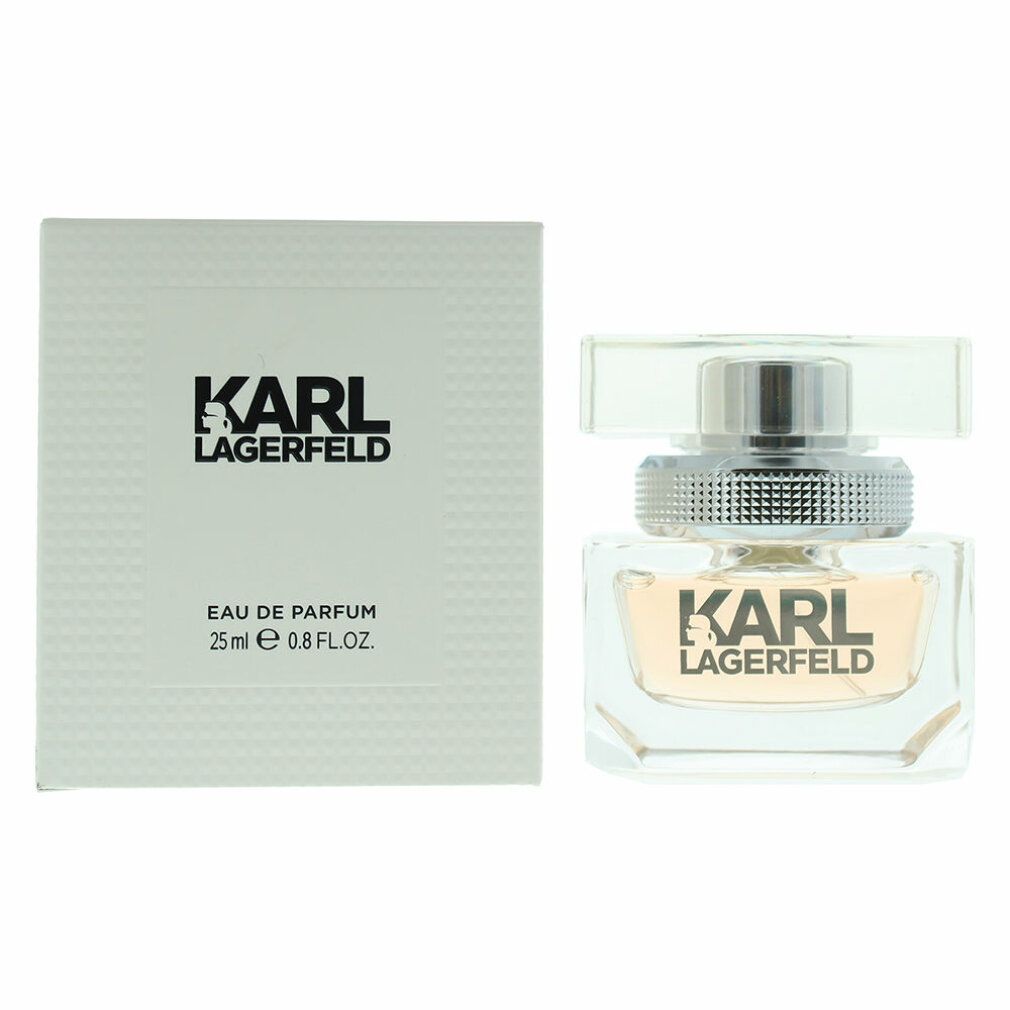 Parfümflasche und Verpackung. Flasche mit quadratischem Design, transparentem Glas und silbernem Verschluss. Verpackung weiß mit Logo.