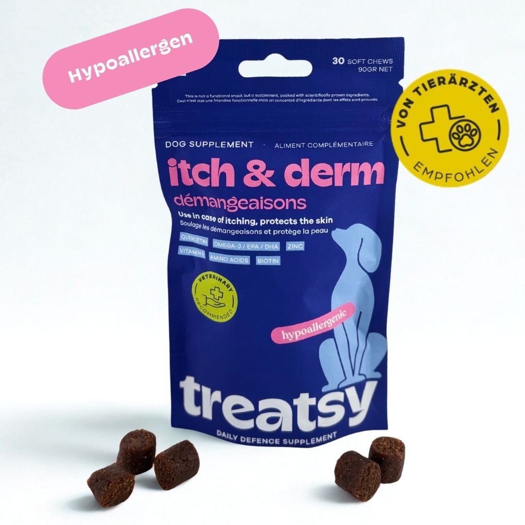 Blaue Tüte mit "itch & derm" und "Treatsy" Aufdruck. Enthält 30 Soft Chews. Mit "Hypoallergen" und Tierarzt-Logo.