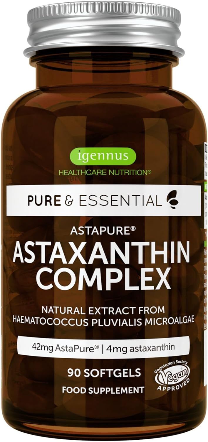 Flacone di vetro marrone con capsule di Astaxanthin Complex. Scritte: Igennus, Pure & Essential, Astaxanthin Complex, 90 softgels, Vegan.