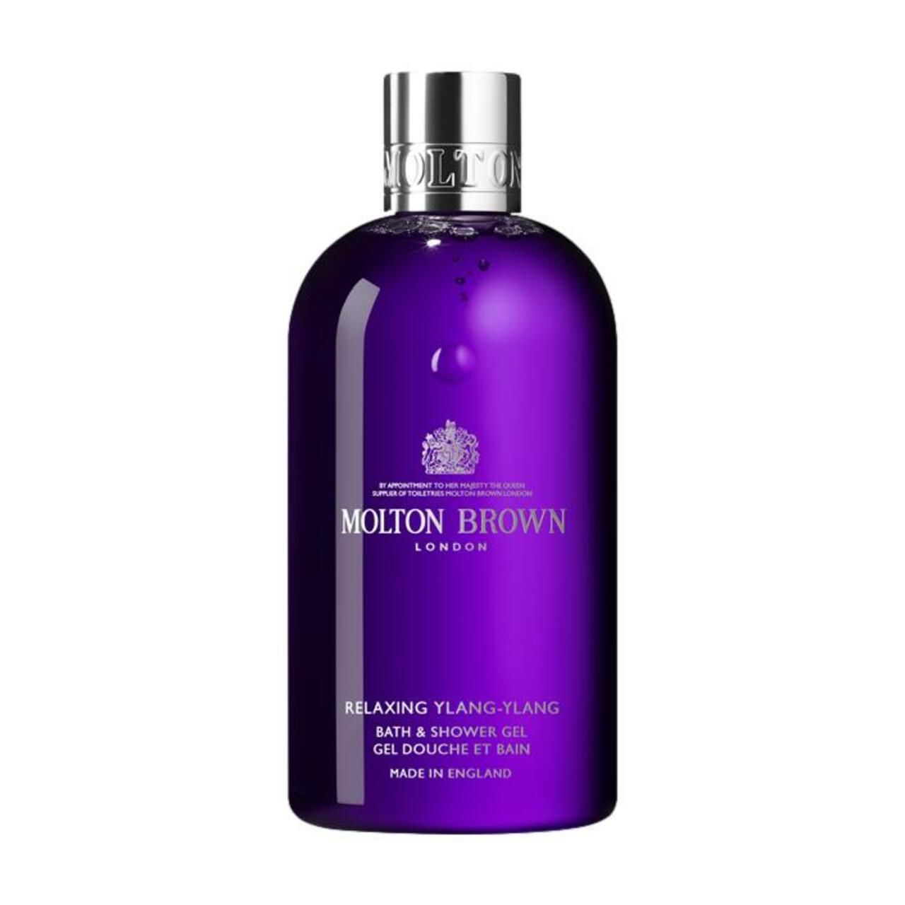 Violette Flasche mit silbernem Verschluss. Text: Molton Brown London, Relaxing Ylang-Ylang, Bath & Shower Gel. Made in England.