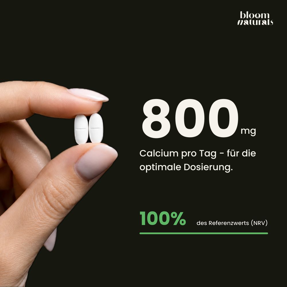 Zwei Calciumtabletten, 800 mg pro Tag, 100% des Referenzwerts (NRV).
