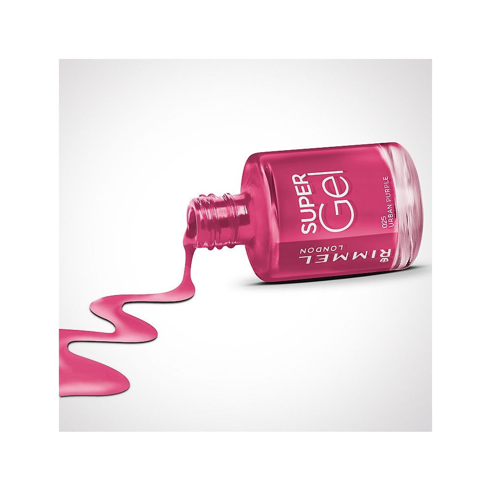 Umgekippte Nagellackflasche, rot-violett. Lack fließt heraus. "SUPER Gel" und "RIMMEL" auf dem Flakon sichtbar.