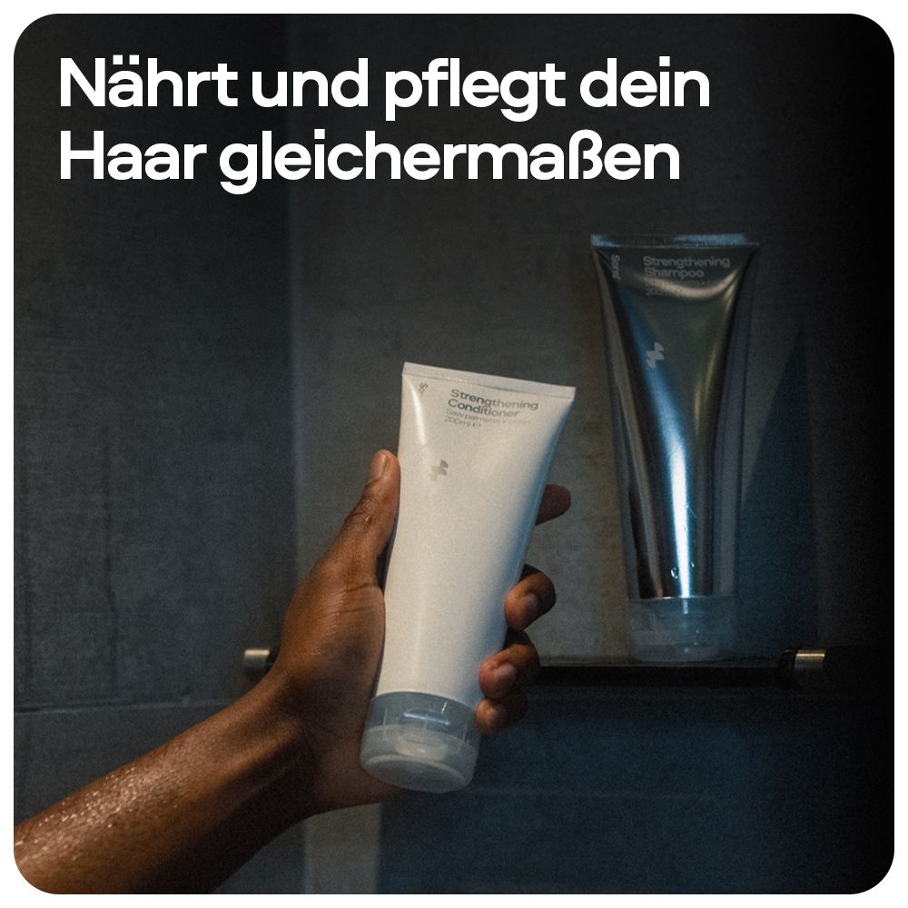 Person hält Tube Conditioner. Text: „Nährt und pflegt dein Haar gleichermaßen“. Produktname sichtbar.
