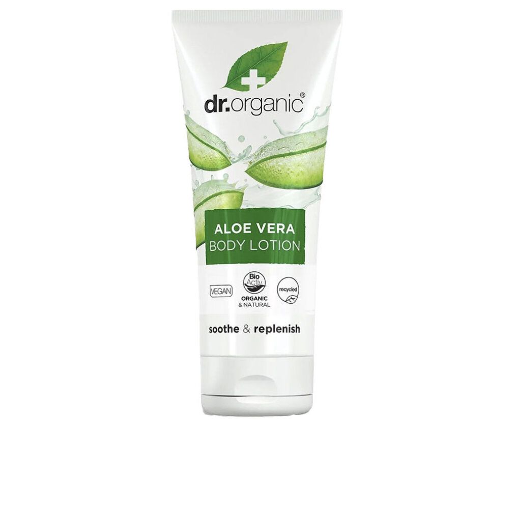 Weisse Tube mit grüner Aufschrift. Aloe Vera Body Lotion. Logos: Vegan, Organic & Natural. Soothe & Replenish.