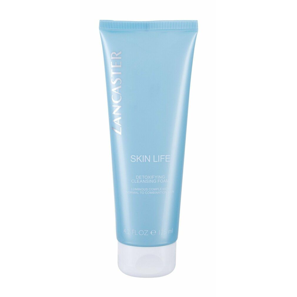 Hellblaue Tube mit weißem Verschluss. Aufschrift: LANCASTER, SKIN LIFE, Detoxifying Cleansing Foam. 4.2 FL.OZ. e 125 ml.