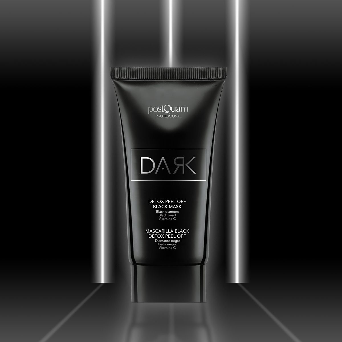 Schwarze Tube mit Produktbezeichnung "DARK Detox Peel Off Black Mask". Marke Postquam Professional.