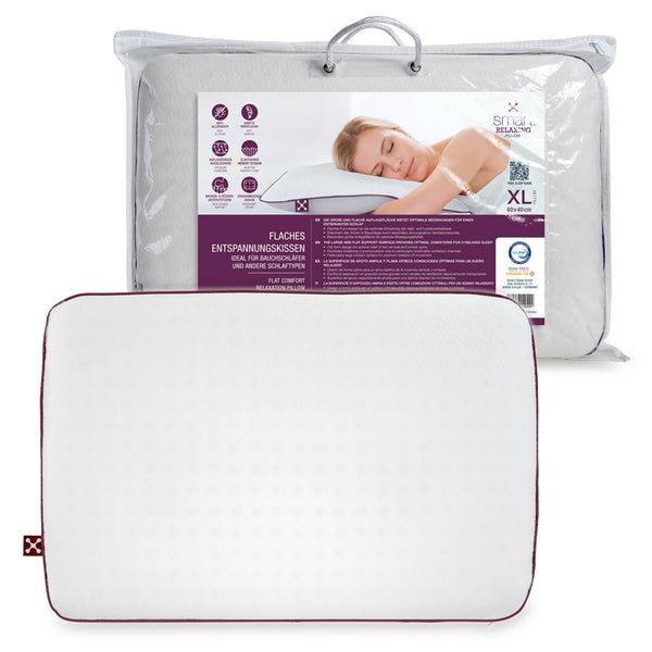 Weißes smart® RELAXING PILLOW in Verpackung. Flaches Design, roter Rand. Frau schläft auf Kissen. XL-Größe.